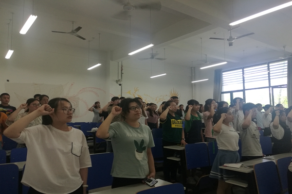 (何瑞曦